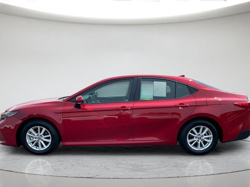 Used 2025 Toyota Camry LE w/ Convenience Package FWD image 6