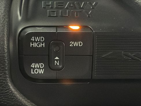 Used 2024 RAM 3500 Tradesman w/ Chrome Appearance Group AWD/4WD image 31