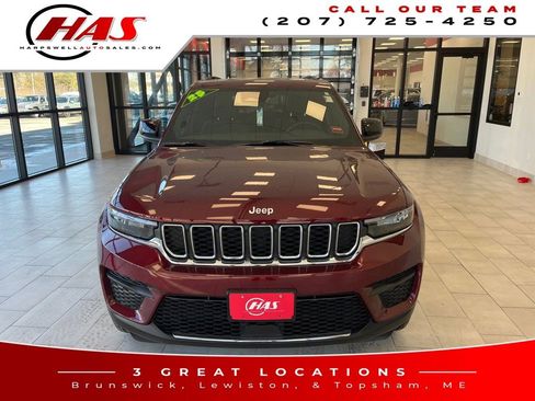 Used 2025 Jeep Grand Cherokee Laredo X w/ Trailer Tow Package image 9