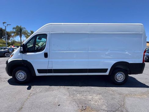 Used 2025 RAM ProMaster 2500 w/ Convenience Group FWD image 7