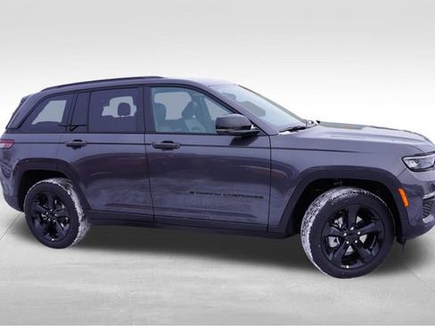 New 2025 Jeep Grand Cherokee Limited w/ Black Appearance Package image 2