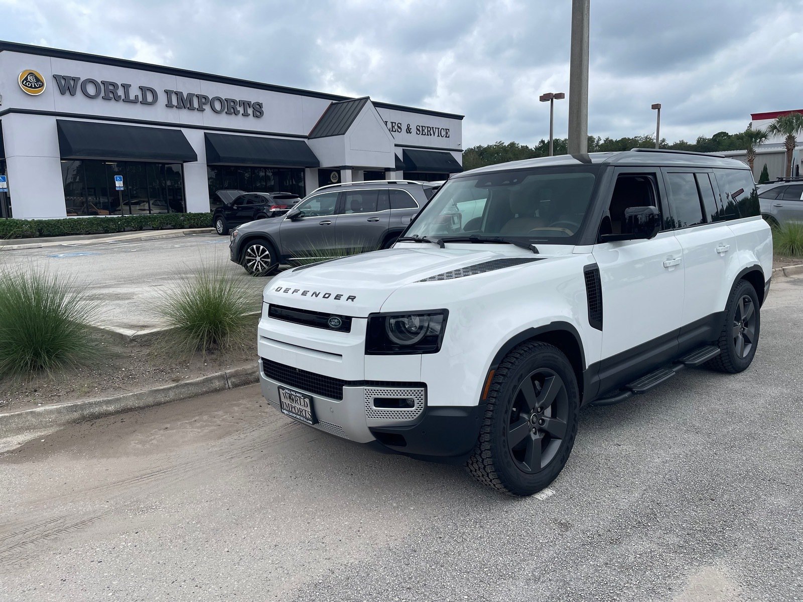 Used 2025 Land Rover Defender 130 S AWD/4WD image 52
