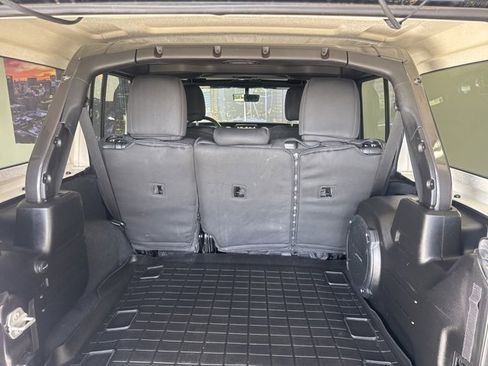 Used 2022 Jeep Wrangler Unlimited Sahara w/ Safety Group image 19