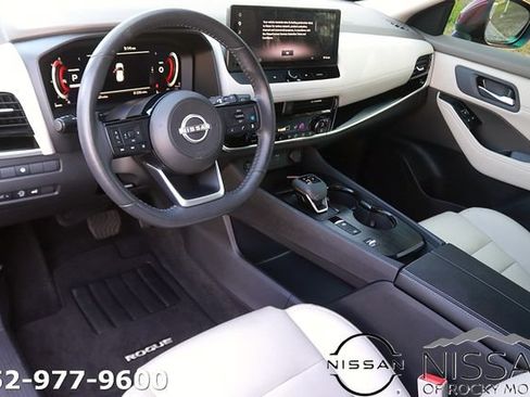 Certified 2024 Nissan Rogue SL FWD image 12