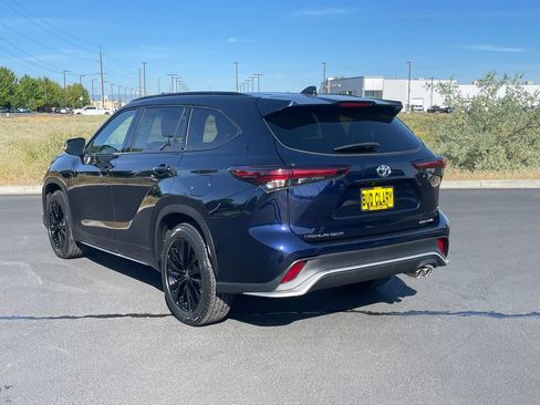 Certified 2025 Toyota Highlander XSE AWD/4WD image 5