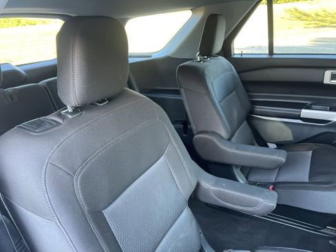 Certified 2022 Ford Explorer XLT w/ Class IV Trailer Tow Package image 31