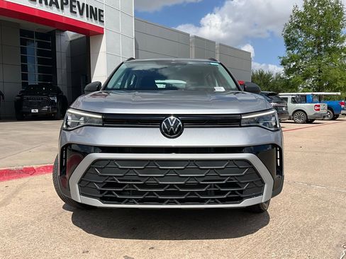 Used 2025 Volkswagen Taos S AWD/4WD image 3