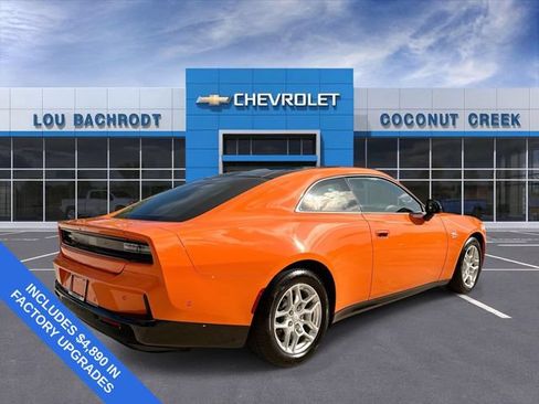 Used 2025 Dodge Charger Daytona R/T w/ Sun & Sound Package AWD/4WD image 8