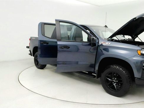 Used 2021 Chevrolet Silverado 1500 LT Trail Boss w/ Convenience Package II AWD/4WD image 12