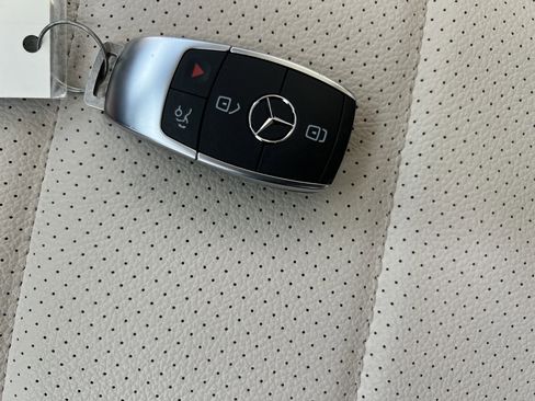 Used 2024 Mercedes-Benz GLE 450 4MATIC image 36