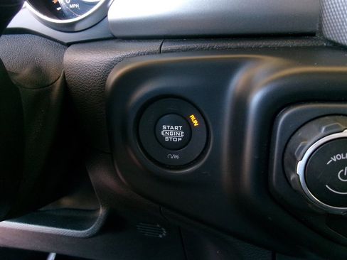 Used 2021 Jeep Wrangler Sport AWD/4WD image 34