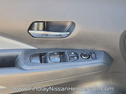 Used 2023 Nissan Kicks SR w/ SR Premium Package FWD image 18