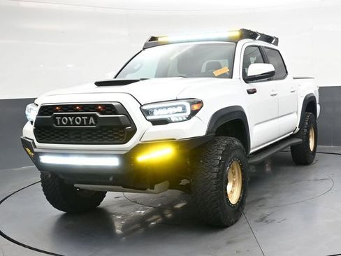 Used 2017 Toyota Tacoma TRD Pro image 9