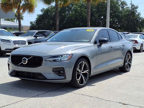 Used 2024 Volvo S60 B5 Plus AWD/4WD image 3