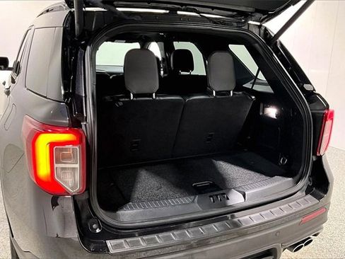 Used 2020 Ford Explorer ST w/ Premium Technology Package image 40