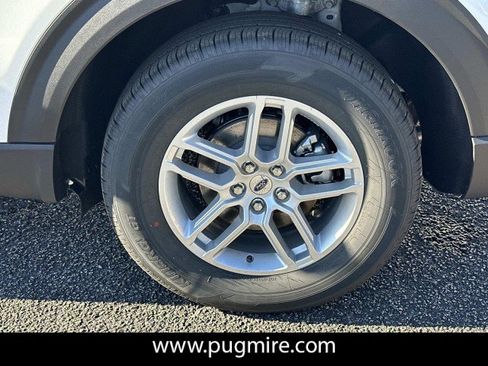 New 2026 Ford Explorer Active RWD image 19