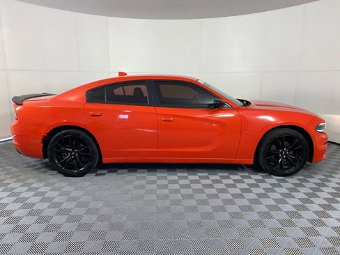 Used 2018 Dodge Charger SXT Plus w/ Blacktop Package RWD image 8