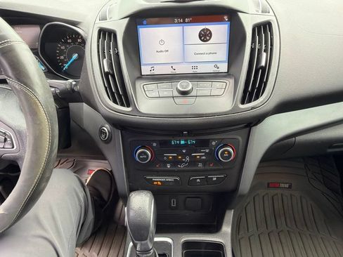Used 2019 Ford Escape SE FWD image 18
