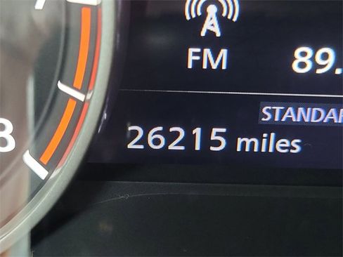 Used 2023 Nissan Rogue SV image 11