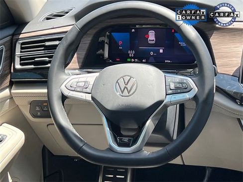 Used 2025 Volkswagen Atlas SEL Premium R-Line image 16