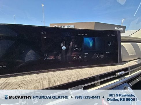 Used 2025 Hyundai Santa Fe Calligraphy AWD/4WD image 18