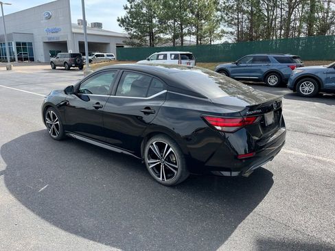Used 2022 Nissan Sentra SR image 3