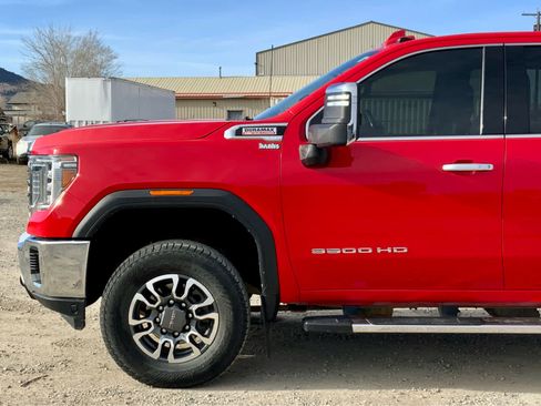 Used 2021 GMC Sierra 3500 SLT w/ SLT Convenience Package image 10