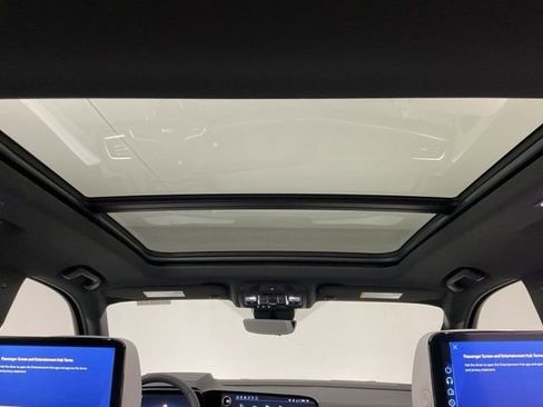 New 2026 Chevrolet Suburban Premier image 29