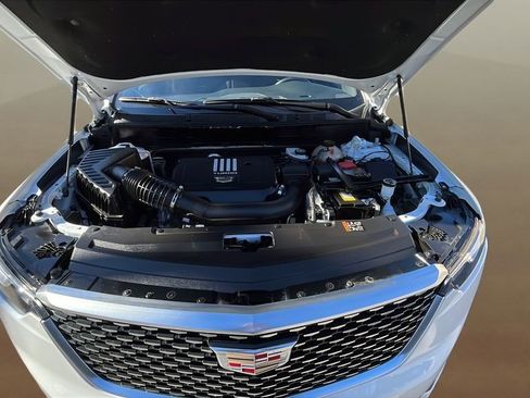 Certified 2024 Cadillac XT6 Luxury AWD/4WD image 6