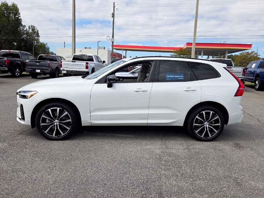 Used 2023 Volvo XC60 B5 Plus w/ Protection Package Premier AWD/4WD image 2