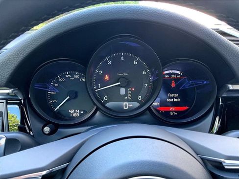 Certified 2026 Porsche Macan AWD/4WD image 25