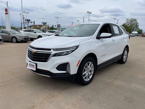 Used 2024 Chevrolet Equinox LT AWD/4WD image 2