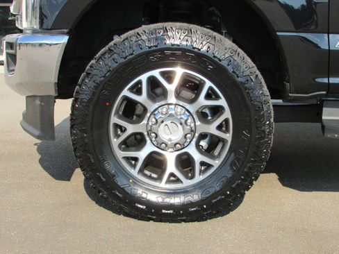 Used 2021 Ford F250 Lariat w/ Lariat Ultimate Package image 14