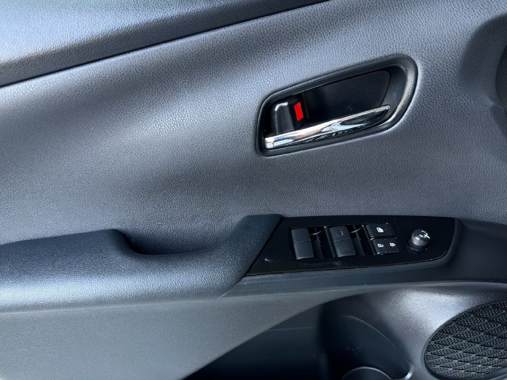 Used 2022 Toyota Prius FWD image 11