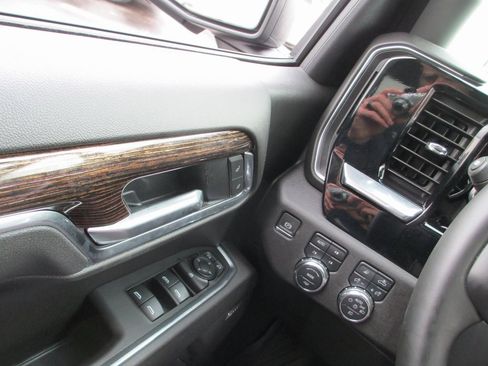 Used 2025 GMC Sierra 1500 Elevation w/ Elevation Premium Package image 27