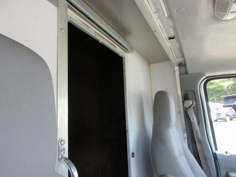 Used 2014 Ford E-350 and Econoline 350 Super Duty RWD image 10