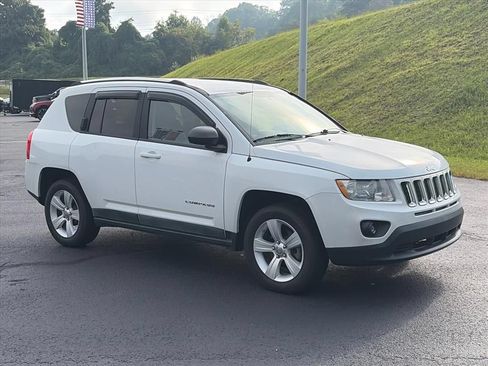 Used 2011 Jeep Compass Sport FWD image 5