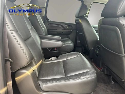Used 2013 Cadillac Escalade ESV Premium AWD/4WD image 20
