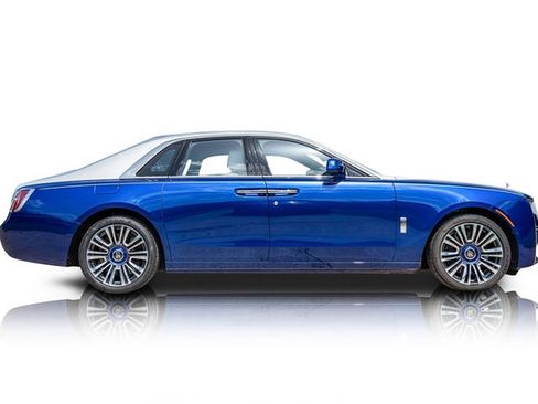 Used 2023 Rolls-Royce Ghost w/ Ghost Package image 2