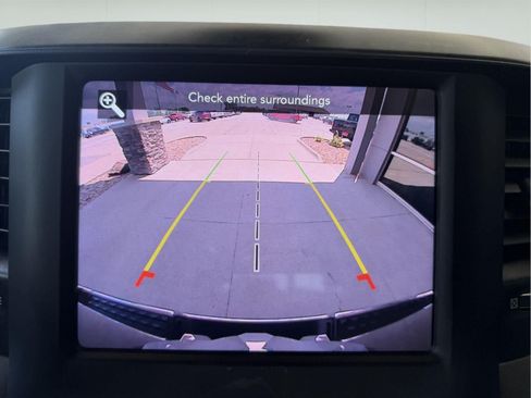 Used 2021 RAM 1500 4x4 Crew Cab image 14