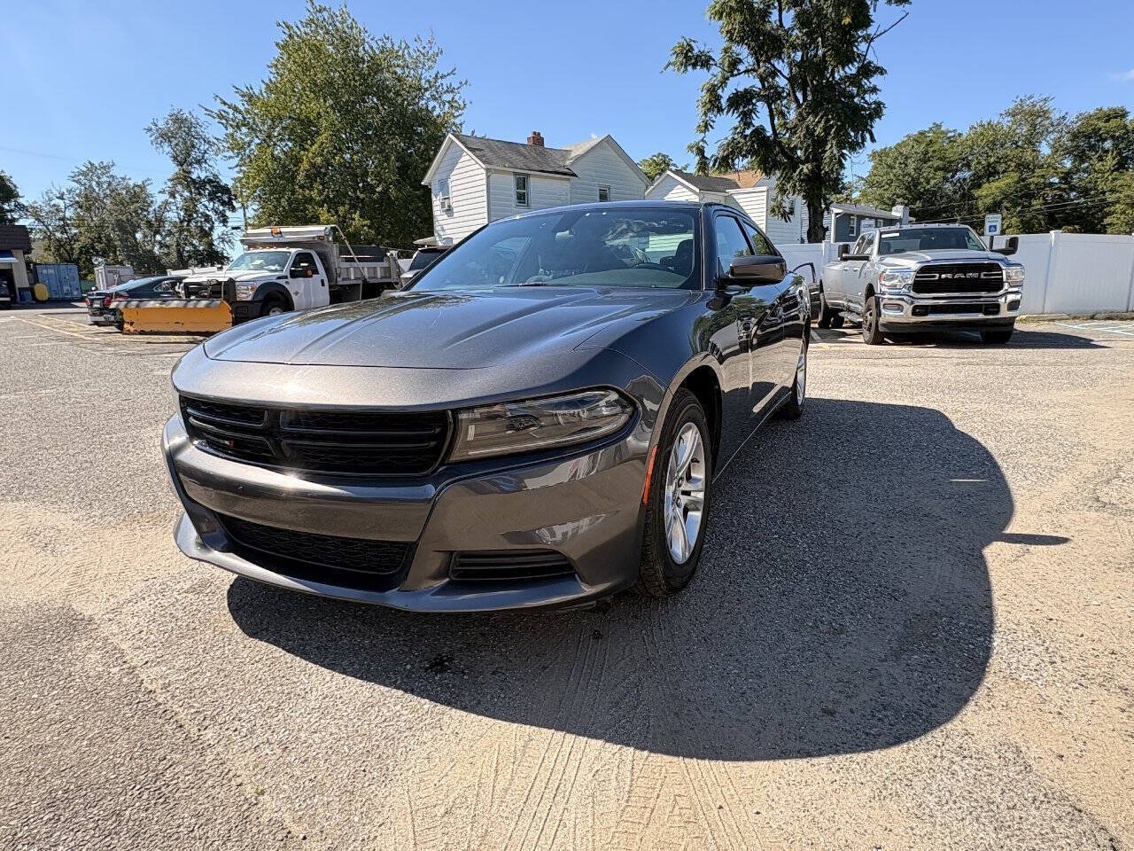 Used 2022 Dodge Charger SXT RWD image 2