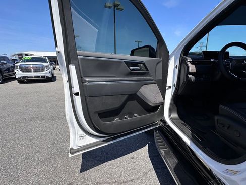 Used 2025 GMC Sierra EV Denali image 23