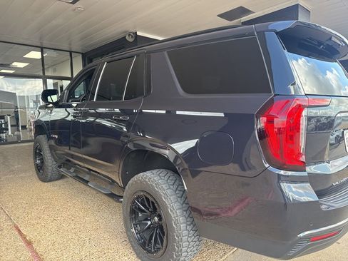 Used 2023 GMC Yukon AT4 AWD/4WD image 5