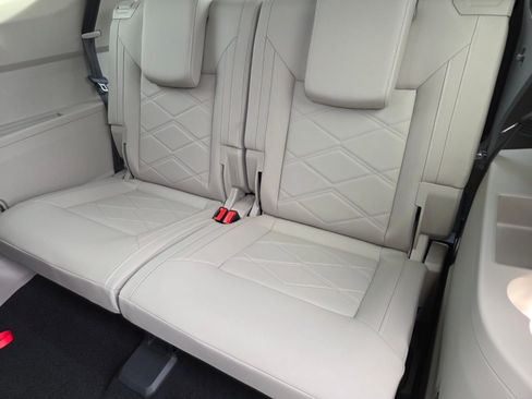 New 2026 Volkswagen Atlas SE FWD image 9
