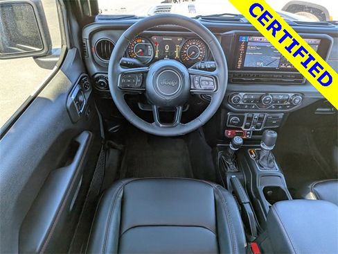 Used 2025 Jeep Wrangler Unlimited Rubicon image 15