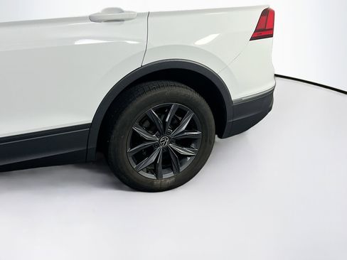 Used 2022 Volkswagen Tiguan SE image 29