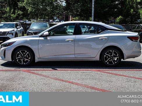 Used 2024 Nissan Sentra SV FWD image 10