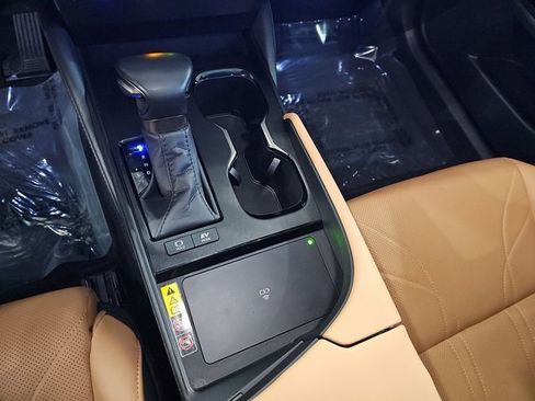 Certified 2025 Lexus ES 300h Ultra Luxury w/ Accessory Package (Z2) image 25