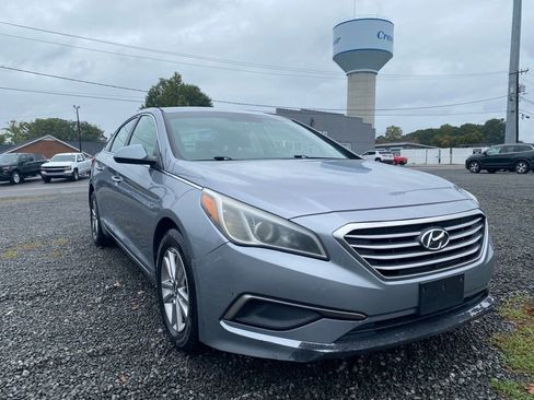 Used 2016 Hyundai Sonata SE image 2