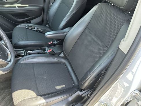 Used 2022 Buick Encore Preferred w/ Safety Package AWD/4WD image 15